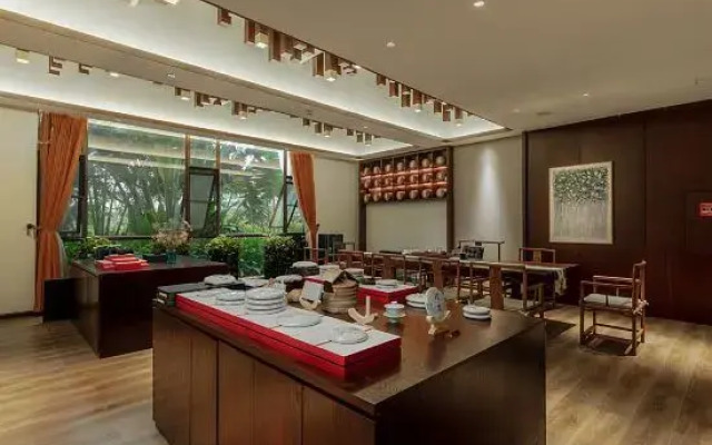 Yunyi Zhenyue Garden Hotel