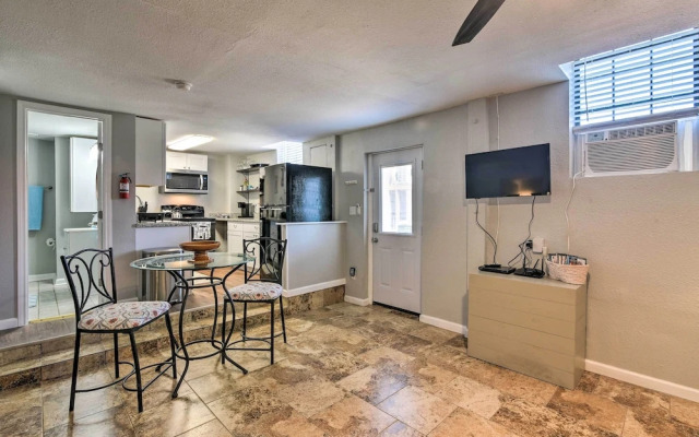 Romantic Apt: Private Patio & Shared Hot Tub!