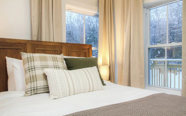 The Aurora Inn & Cottages