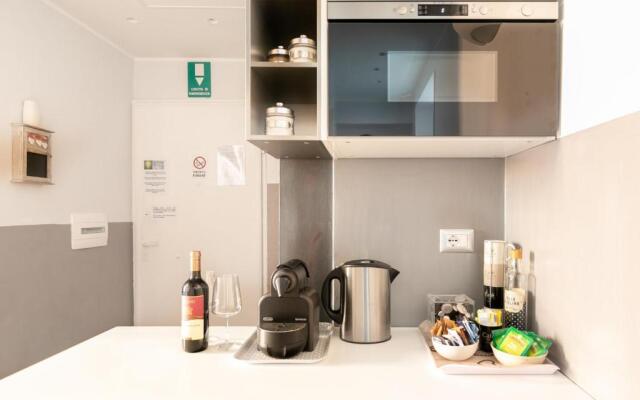 Living RHome - Condotti Apartment