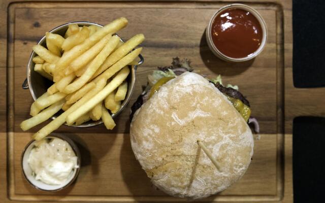 Metro Hotel & Apartments Dublin Airport