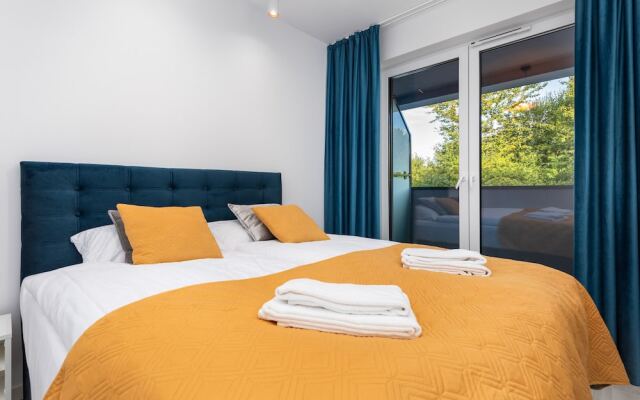 Seaside Apartamenty - 4 Pory Roku