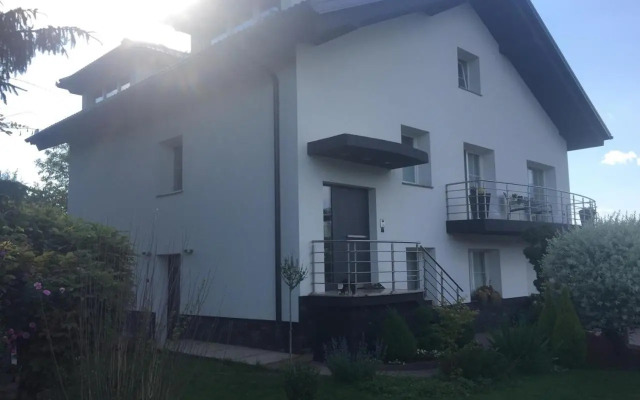 Angel's Nest Apartment