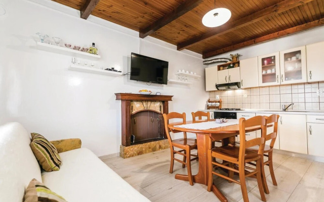 Amazing Home in Stratincica With Wifi and 5 Bedrooms