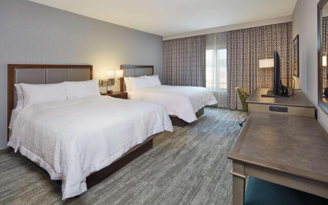 Hampton Inn & Suites Sacramento at Csus