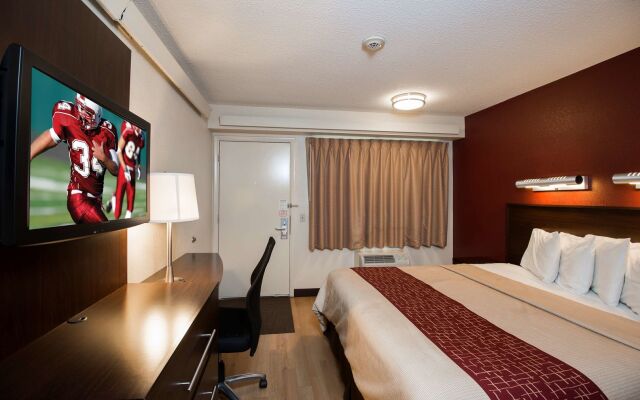 Red Roof Inn PLUS+ Chicago - Willowbrook