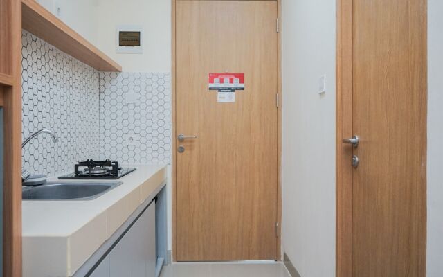 Fully Furnished And Cozy Studio Apartment At B Residence