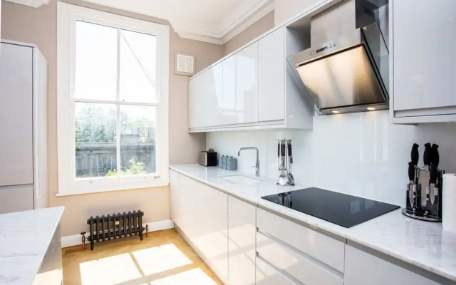 Bright, Vibrant 1 BD Apartment in Sth Hampstead