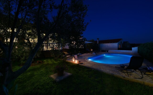 Villa Pine