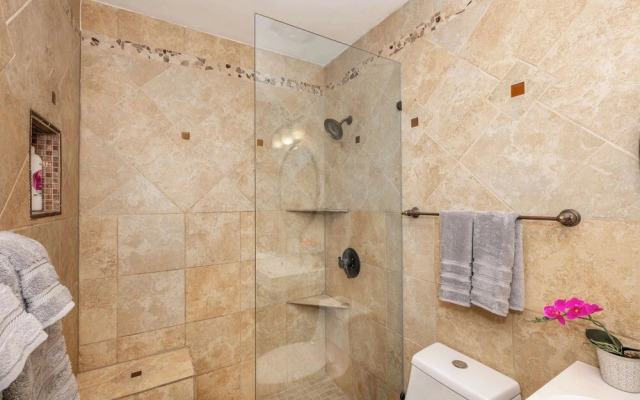 Top Notch City Escape w King Bed