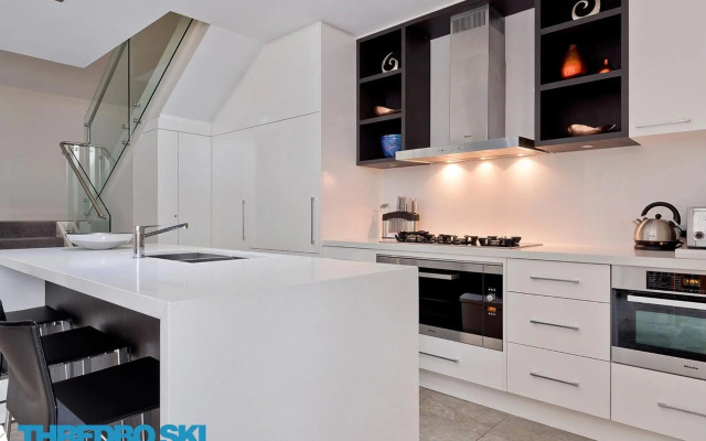 The Peak Penthouse 9