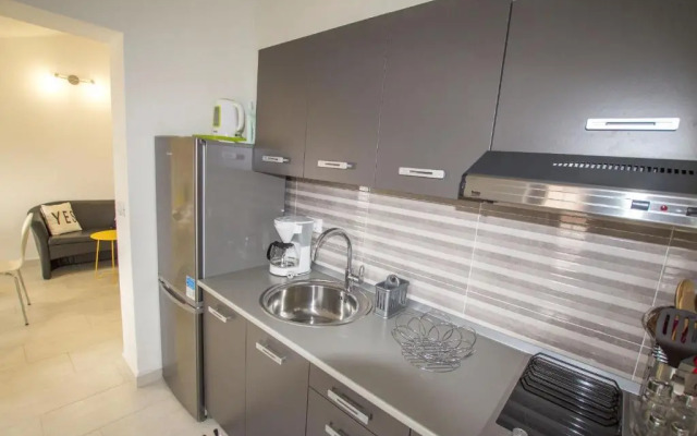 Apartments and Rooms Irena