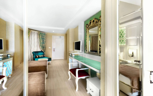 Adenya Hotel & Resort