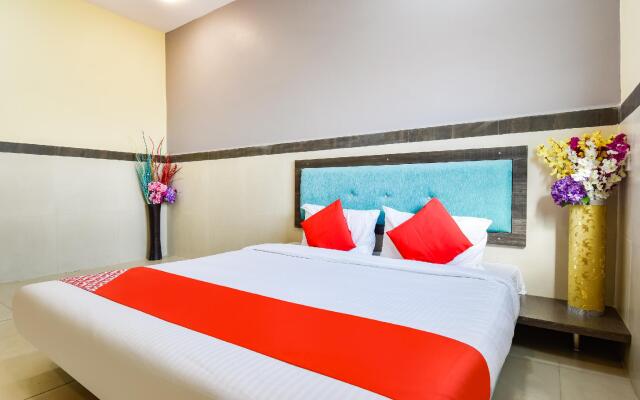 OYO 71301 Hotel Karemore Celebration