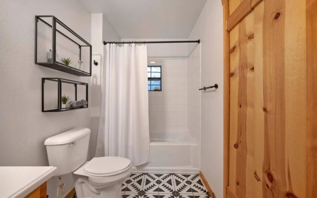 Cabin Creek Fire Pit Hot Tub