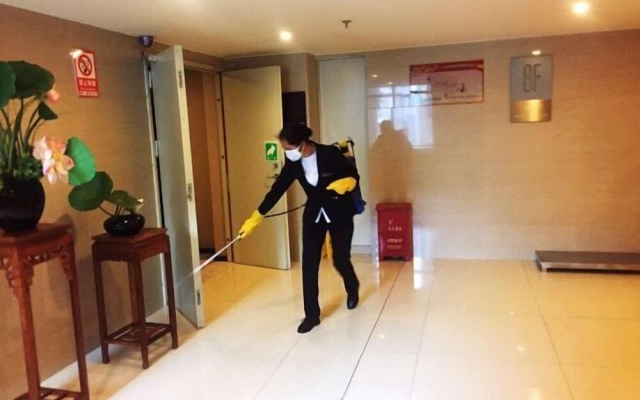 Marvelous Land Hotel – People – Pu'er