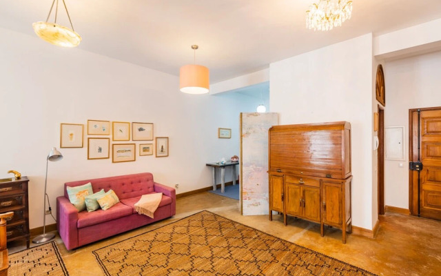 Atelier by the River