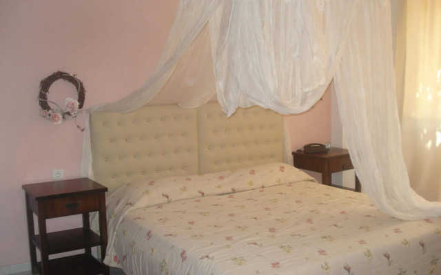 Nami Hotel & Suites