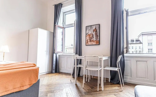 Near AKH 2 Apartments For Groups
