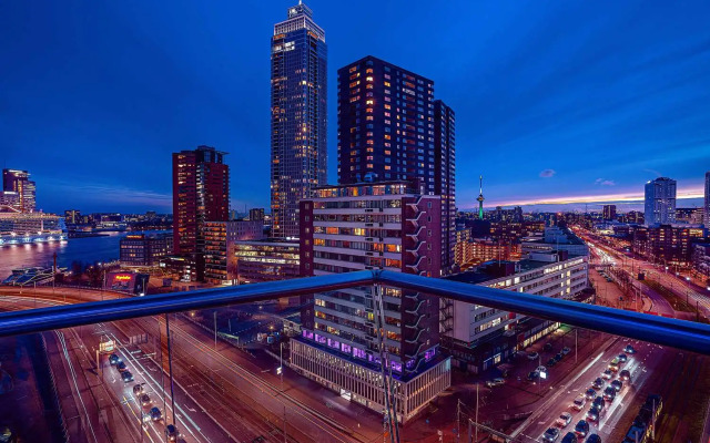 Отель DoubleTree by Hilton Rotterdam Centre