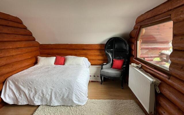 Stunning 4-bed Chalet in Bran With Superb Panorama