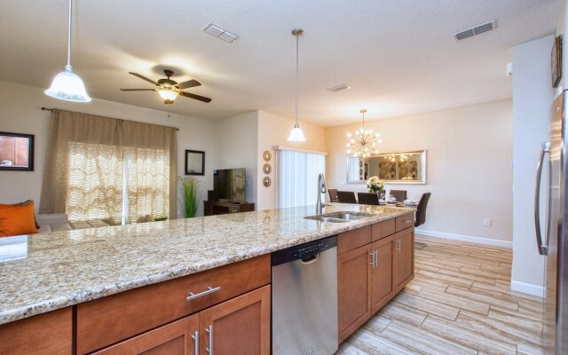 Storey Lake 4 Bedroom Townhome w Splashpool - 1624ST