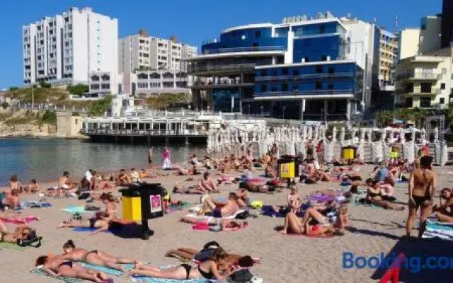 Top Location 2 Bedroom With Terrace