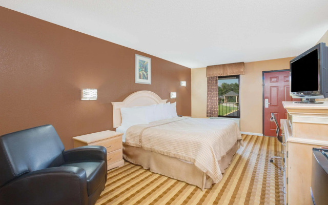 Columbus Inn and Suites