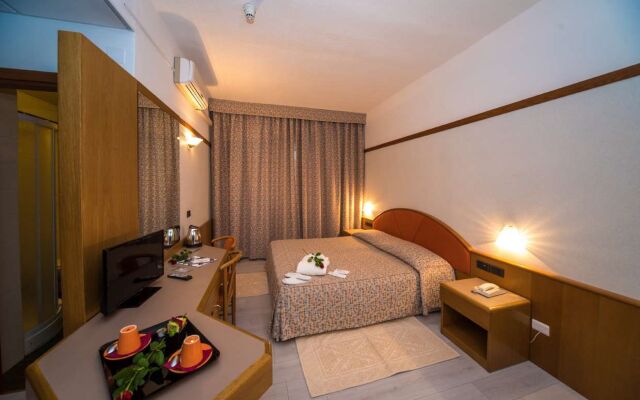 New Petit Hotel