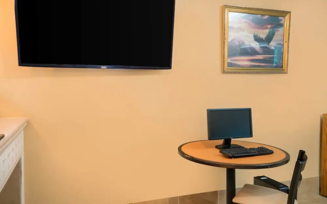 Travelodge by Wyndham Santee