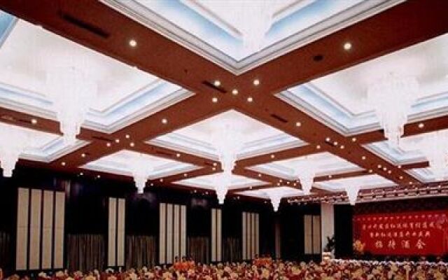 Yingkou Bayu Circle New Luck Hotel