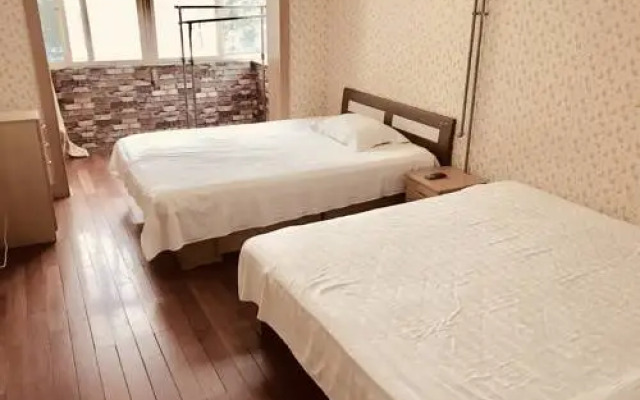 Wolongpu Hostel