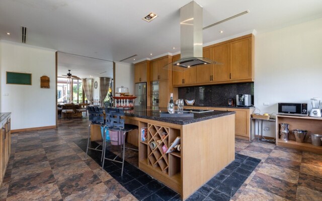 Large 6 Bed Luxury Villa on the Golf Course (PHJ)