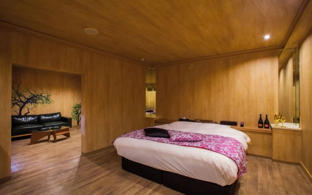 HOTEL elLle - Adults Only