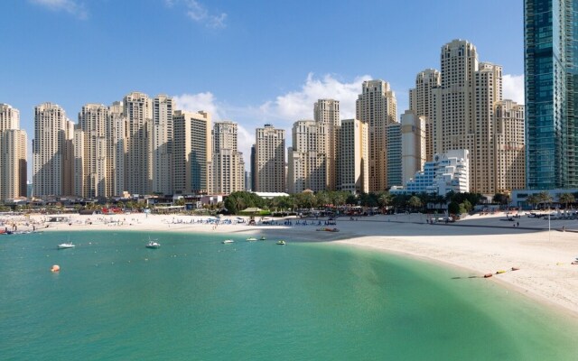 Astounding 3BR Apartment w/ Sea & Marina Views!