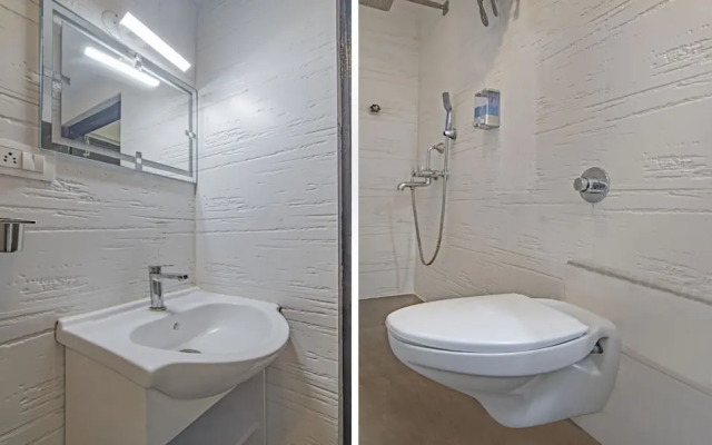 Super OYO Townhouse OAK The Platinum Studio 50