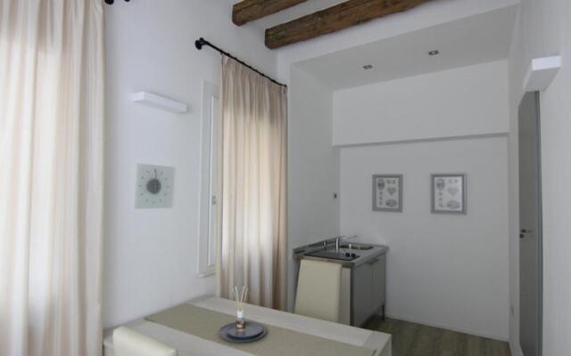 Residenza San Vitale 27 Suite Home