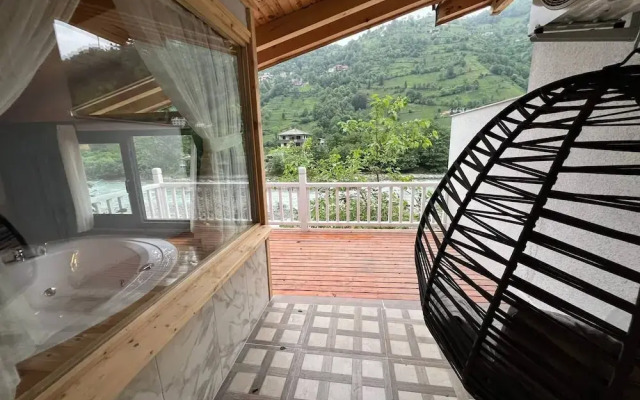 Ayder River Bungalov