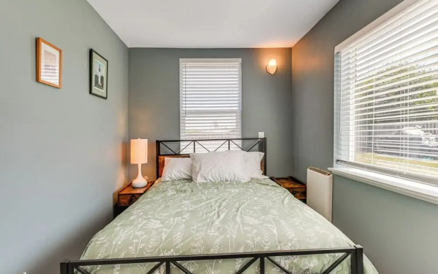 Pet-friendly Moclips Home: Walk to Mocrocks Beach!