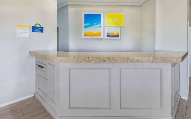 Days Inn & Suites by Wyndham Huntsville