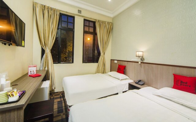 RedDoorz Plus near Lavender Street