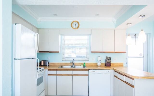 Jamaica Royale - 022 - 1 Br Condo