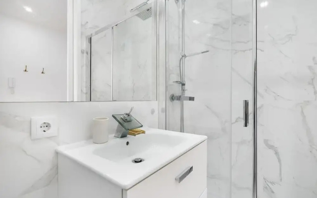 Chic 1-Bed W/ Patio Perfect To Explore Lisbon