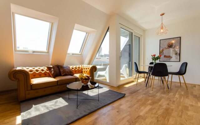 Grand Quarters City Residence