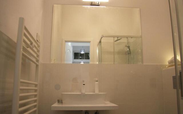 "Shine"Apartment-right on the Main Square 2BDR New Historic Property