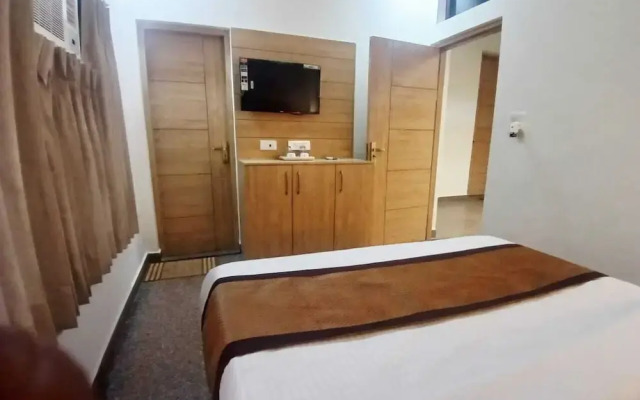 Hotel Devi Ram Atithi Bhawan Vrindavan By HRG
