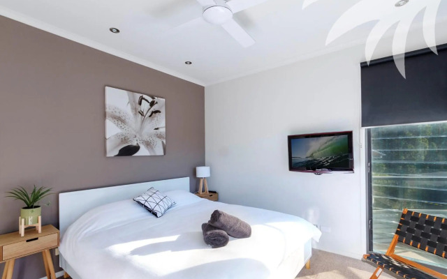 Boom 8 Boomerang Beach