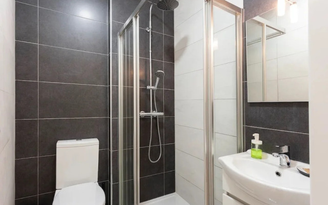 Alfama Spacious 2-Bed Near Feira Da Ladra