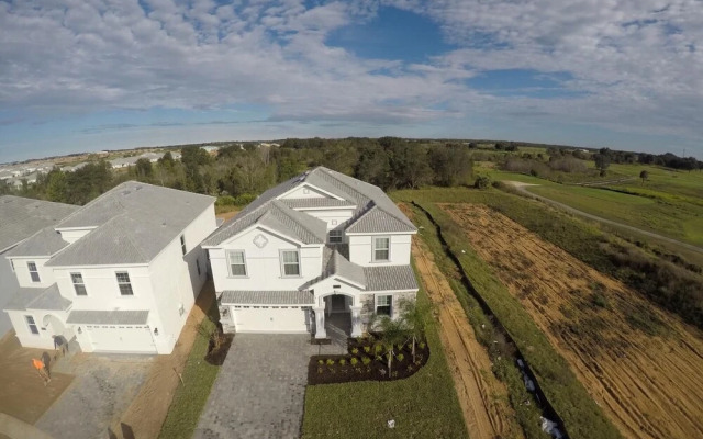 8801 IC 8BR Dream Retreat: Luxury Villa