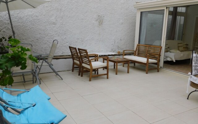 Beautiful White One Bedroom Croisette